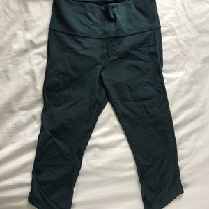 ✨NWOT LULULEMON Sz 10 Teal Cropped With Mesh!